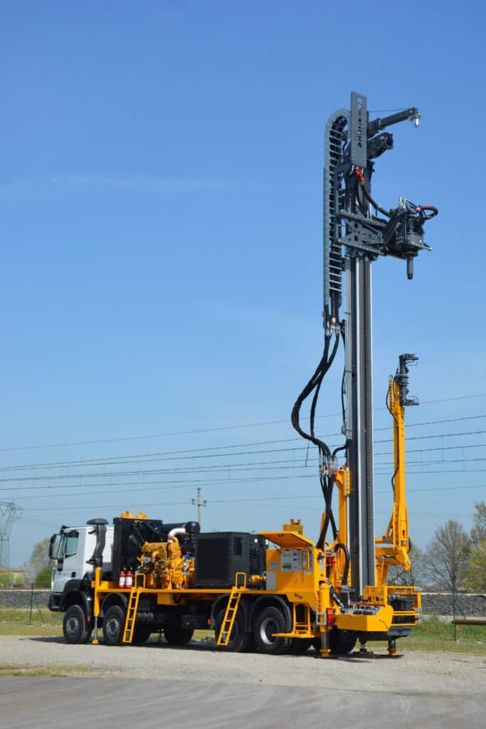 2703_Mi40_perforatrice Massenza Drilling rigs