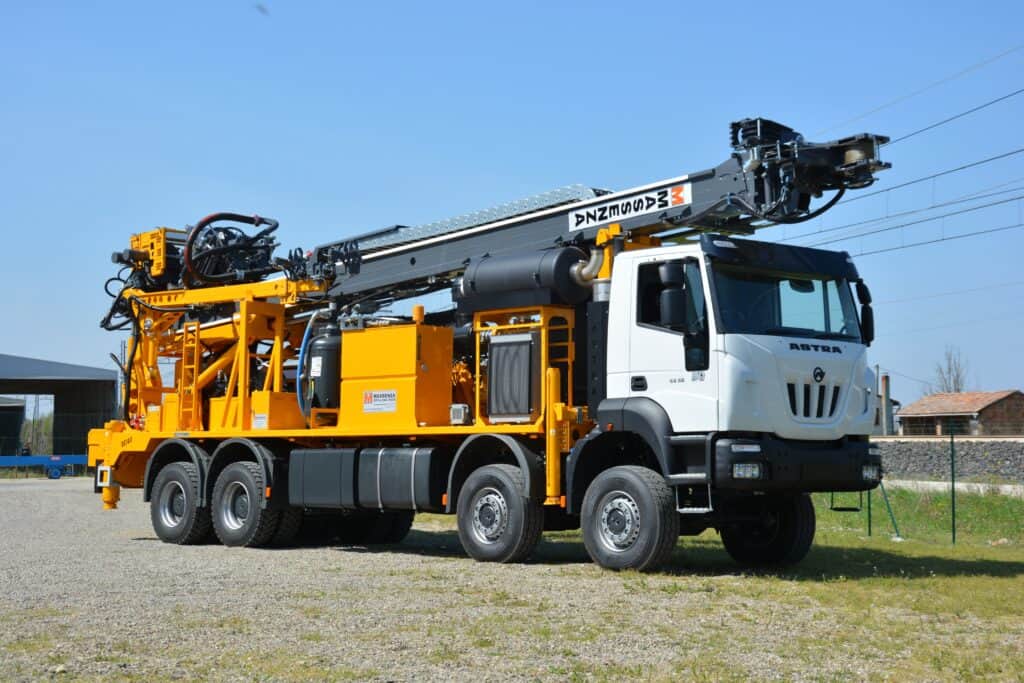 2703_Mi40_perforatrice Massenza Drilling rigs