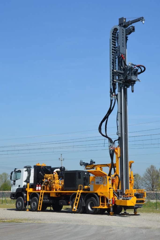 2703_Mi40_perforatrice Massenza Drilling rigs