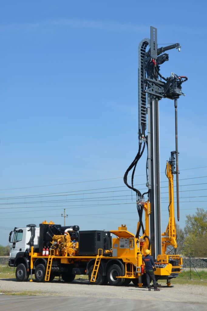 2703_Mi40_perforatrice Massenza Drilling rigs